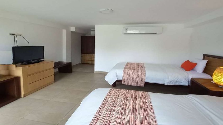 Howard Johnson by Wyndham Montanita Room