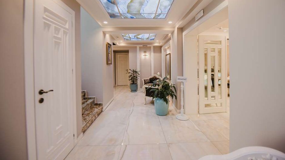 Lot Boutique Hotel and Restaurant Lobby