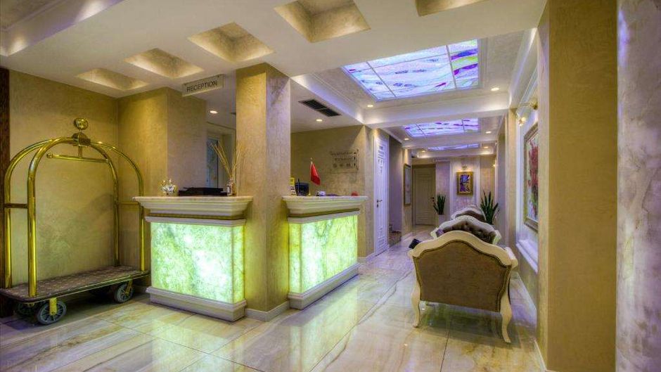 Lot Boutique Hotel and Restaurant Lobby