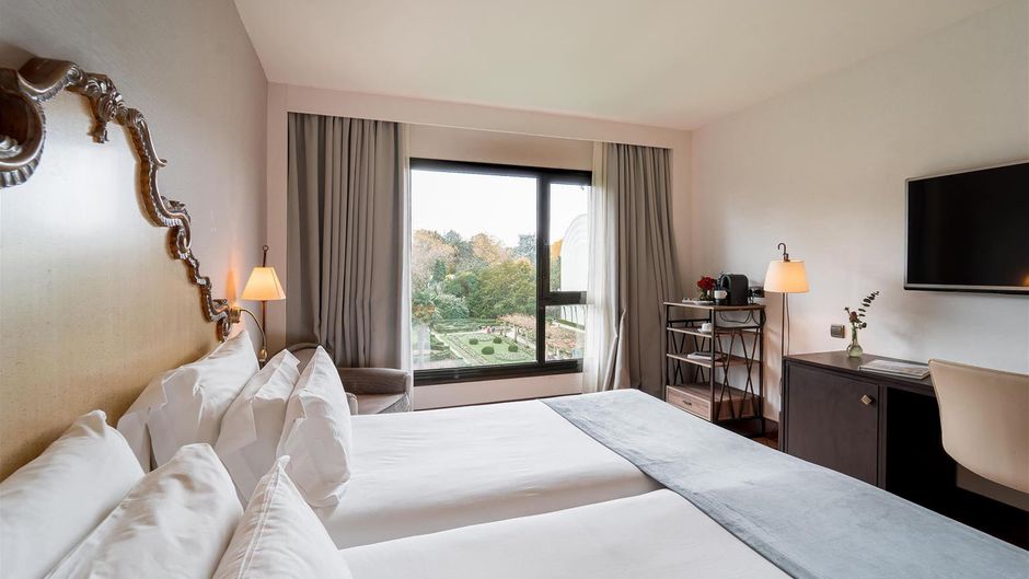 Palacio de Aviles Room