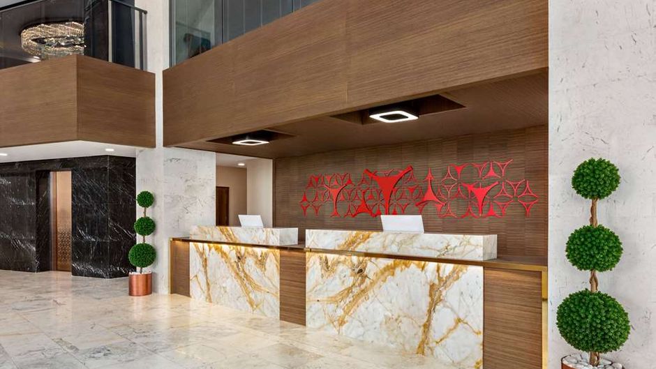 Ramada by Wyndham Karapinar Lobby