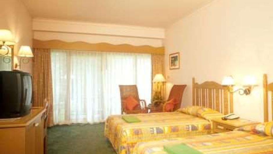 Amora Beach Resort Phuket Room