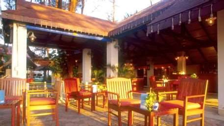 Amora Beach Resort Phuket Restaurant