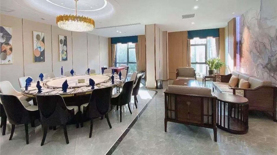 Mercure Xinyang East Railway Station Restaurant