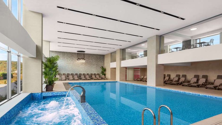Ramada by Wyndham Targu Jiu Pool