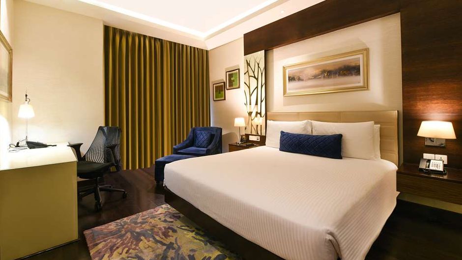 DoubleTree Hilton Gurugram Baani Square Room