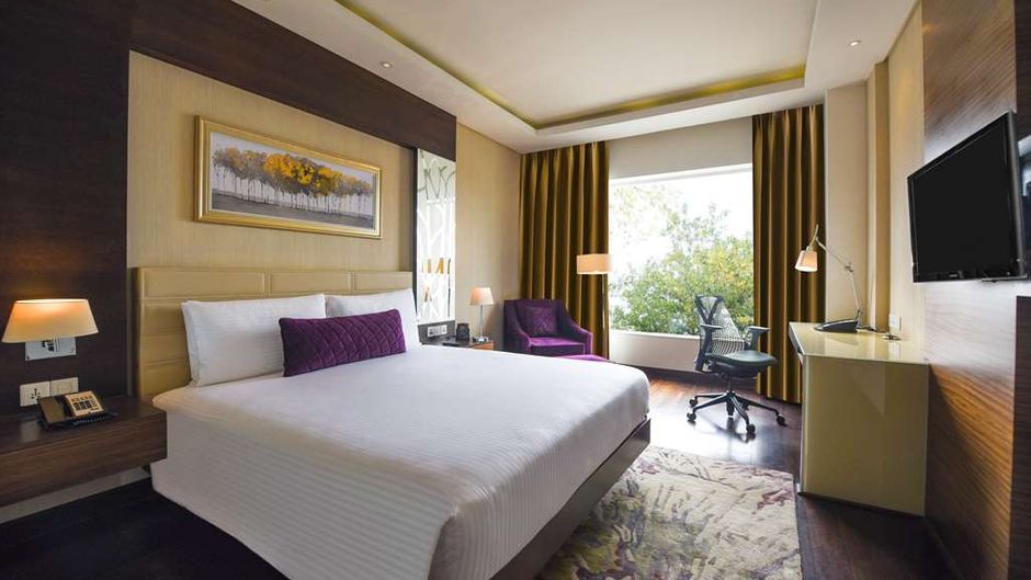 DoubleTree Hilton Gurugram Baani Square Room