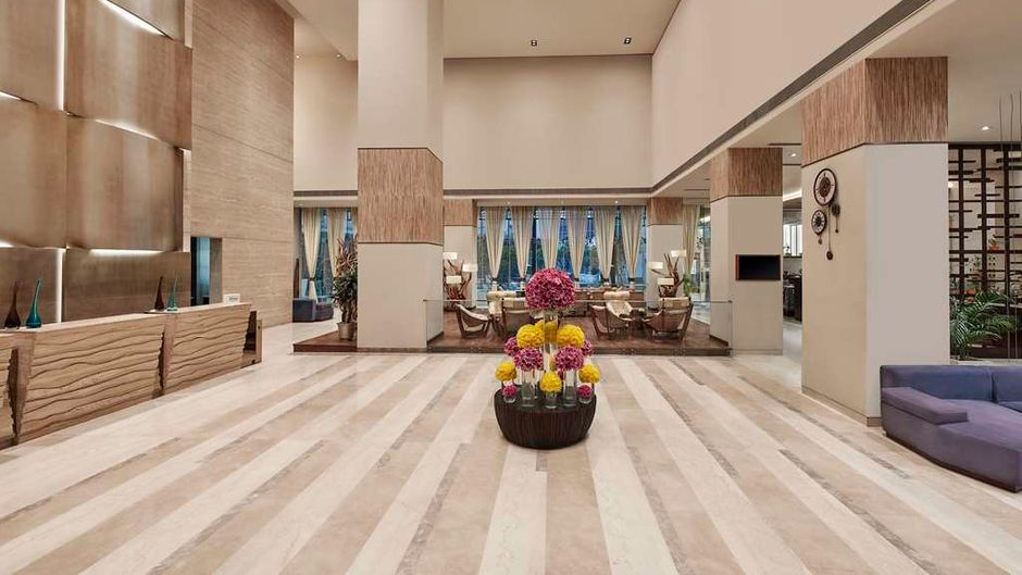DoubleTree Hilton Gurugram Baani Square Lobby