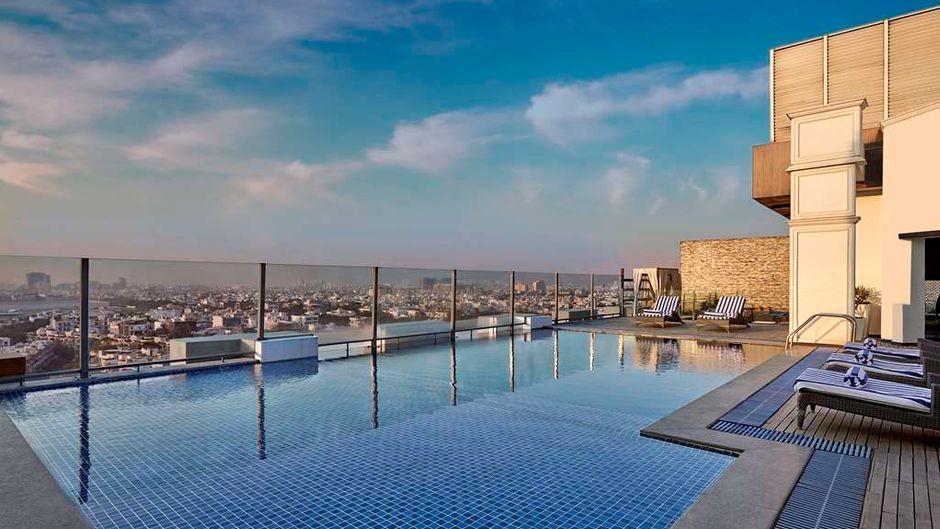 DoubleTree Hilton Gurugram Baani Square Pool