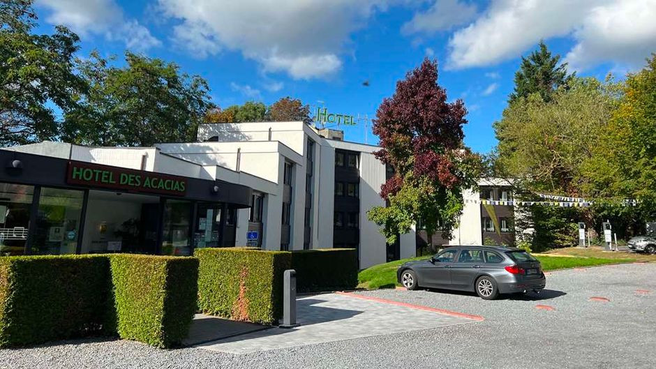 Logis Hotel Restaurant des Acacias Exterior