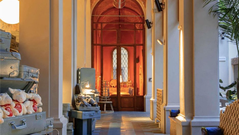 25hours Hotel Piazza San Paolino Exterior