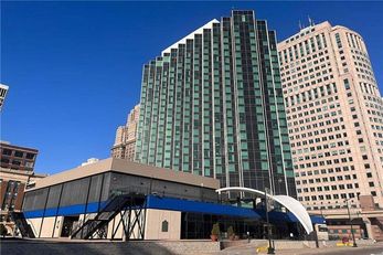 Fort Pontchartrain Detroit-Wyndham Hotel