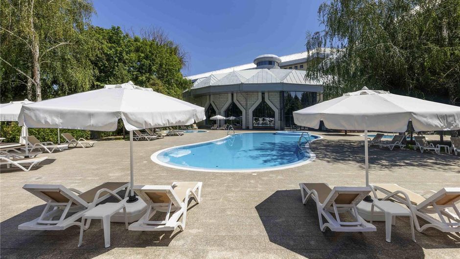 Swissotel Wellness Resort Alatau Almaty Pool
