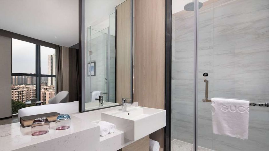 Ramada Encore by Wyndham Dongguan East Room