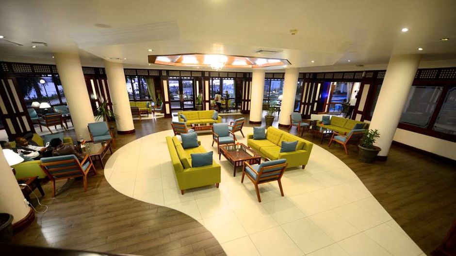 Cardoso Hotel Lobby