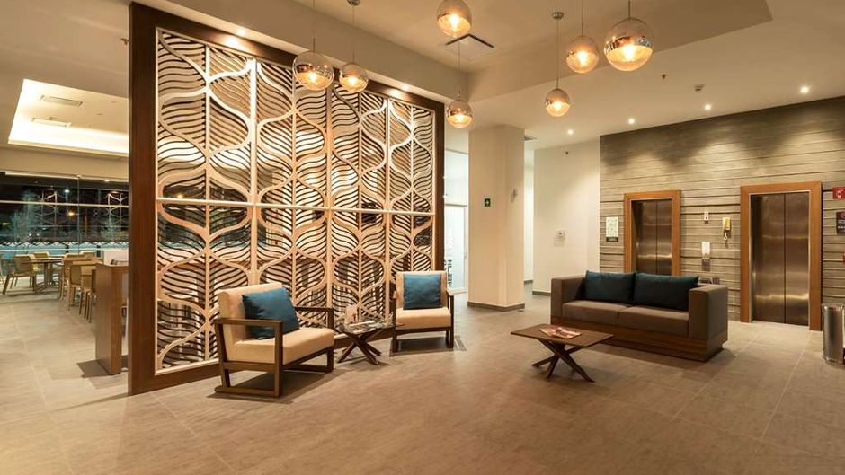 Microtel Inn & Suites Guadalajara Sur Lobby
