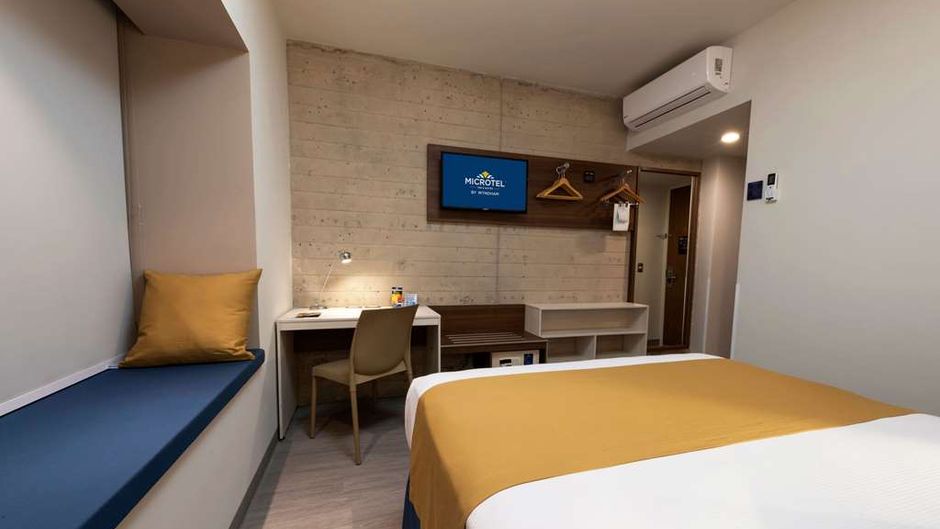 Microtel Inn & Suites Guadalajara Sur Room