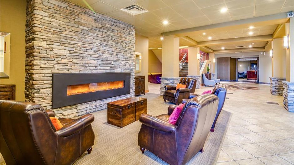 Quality Hotel & Conference Cntr Sawridge Lobby