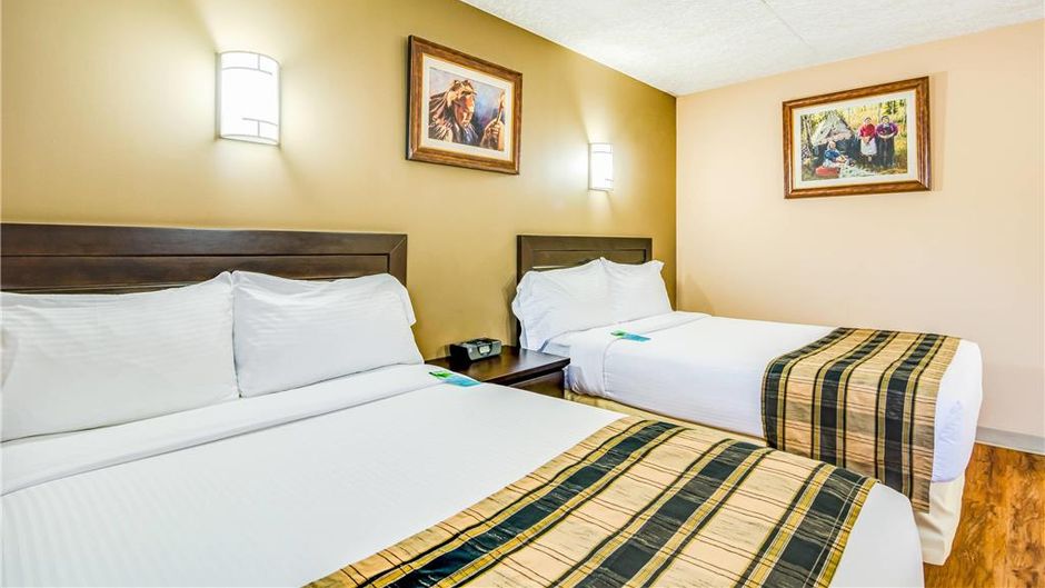 Quality Hotel & Conference Cntr Sawridge Room