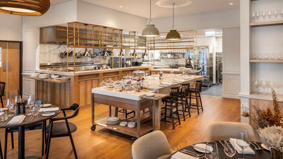 DoubleTree by Hilton Karaka Restaurant