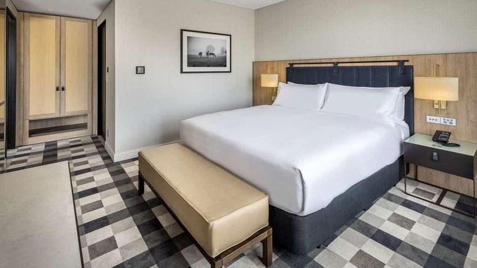 DoubleTree by Hilton Karaka Room