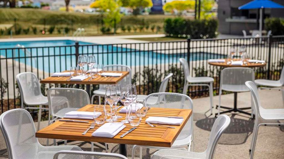 DoubleTree by Hilton Karaka Pool