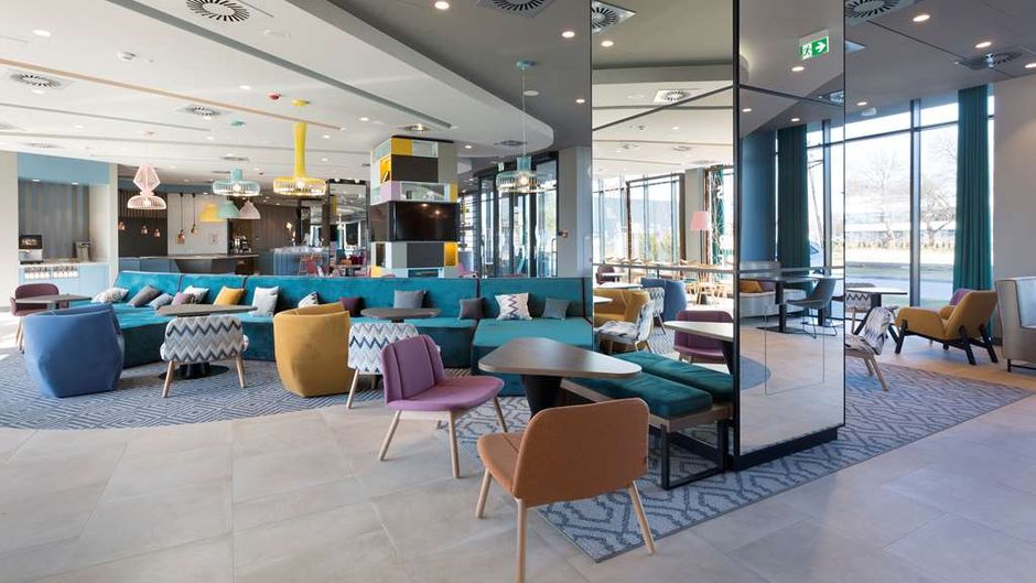 Hampton by Hilton Krakow Airport Lobby