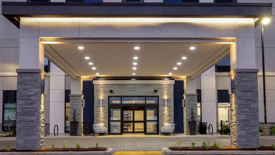 Hampton Inn & Suites Burlington Exterior