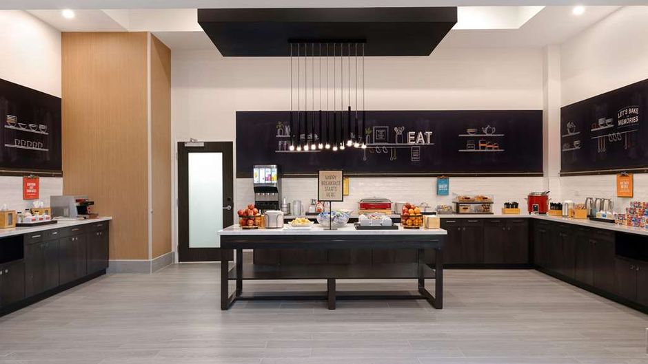 Hampton Inn & Suites Burlington Restaurant