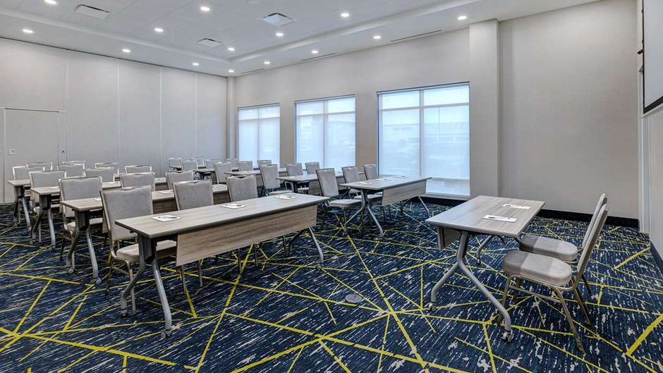 Hampton Inn & Suites Burlington Meeting