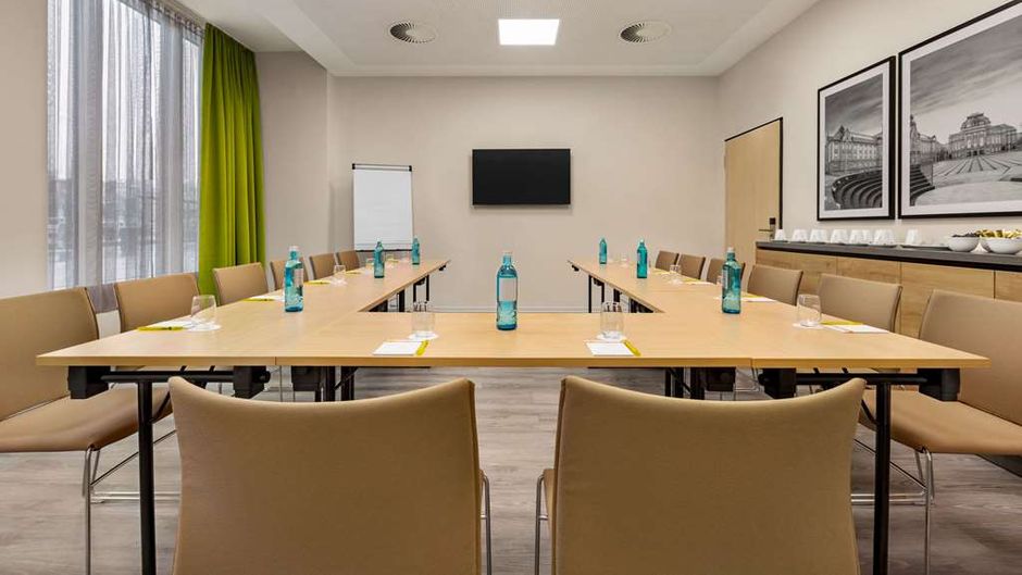 Super 8 by Wyndham Chemnitz Meeting
