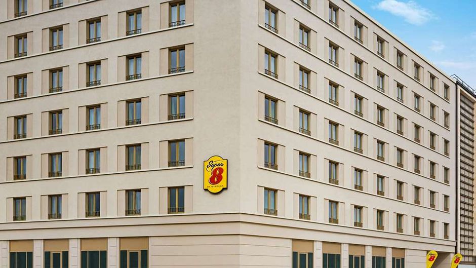 Super 8 by Wyndham Chemnitz Exterior