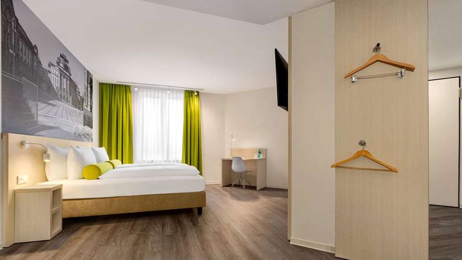 Super 8 by Wyndham Chemnitz Room