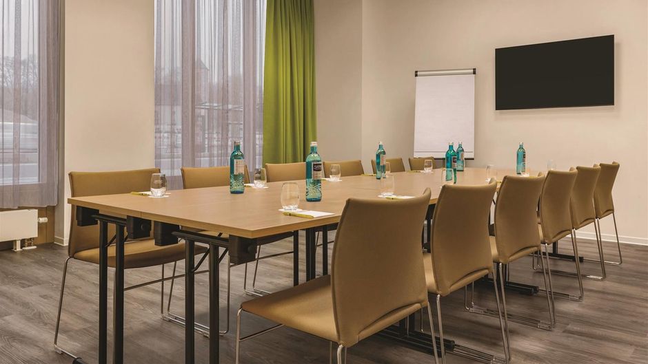 Super 8 by Wyndham Chemnitz Meeting