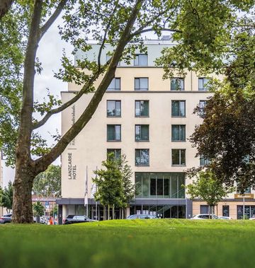 LanzCarre Hotel, Radisson Individuals