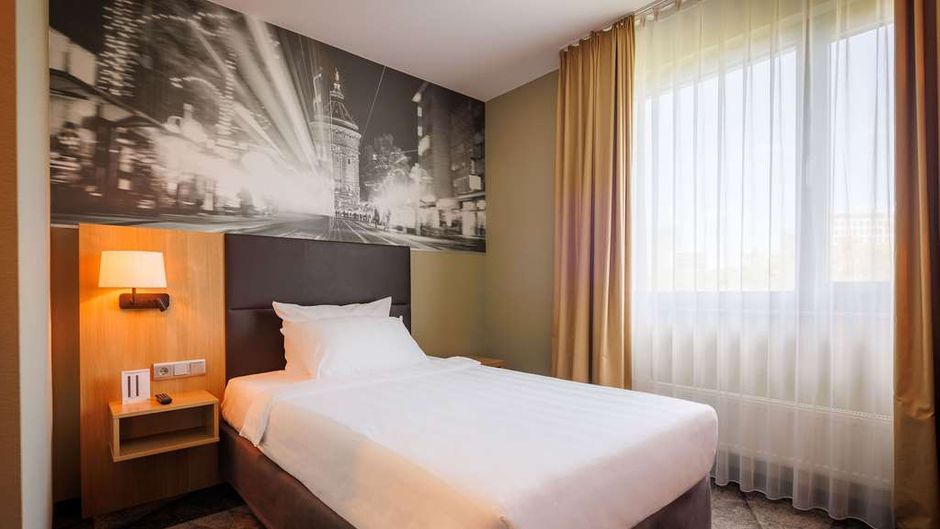 LanzCarre Hotel, Radisson Individuals Room