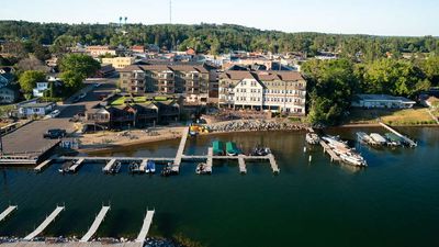 Chase On The Lake Resort