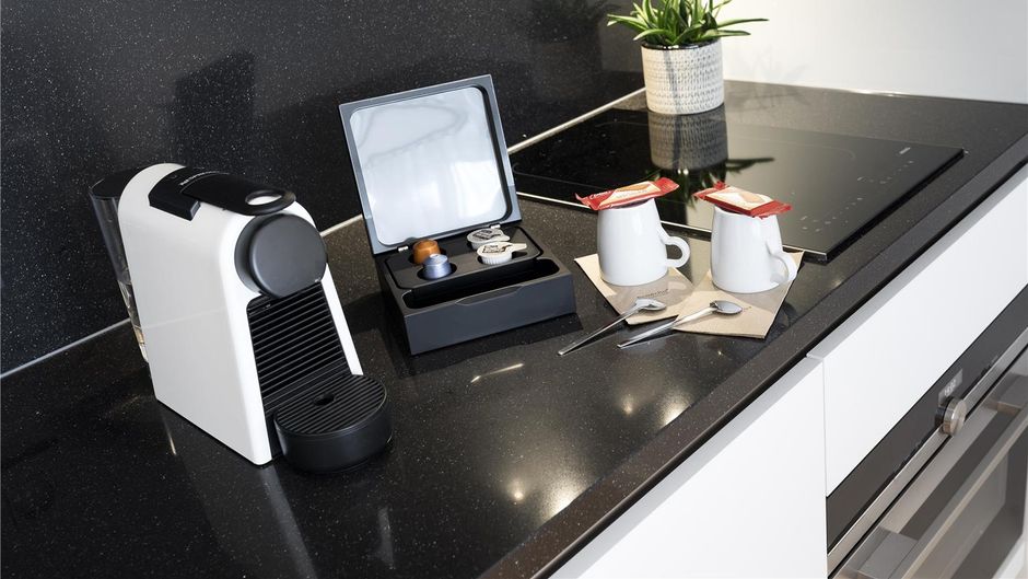 Premier Suites Plus Antwerp Room