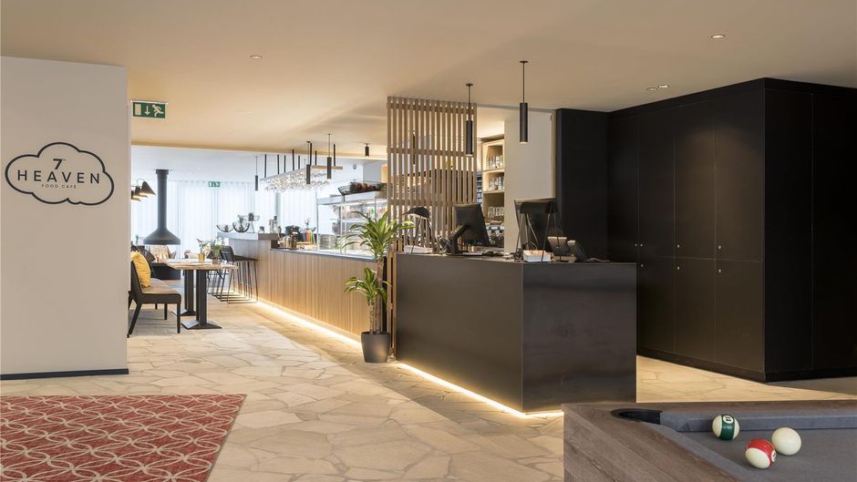 Premier Suites Plus Antwerp Lobby