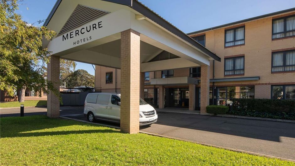 Mercure Sydney Macquarie Park Exterior