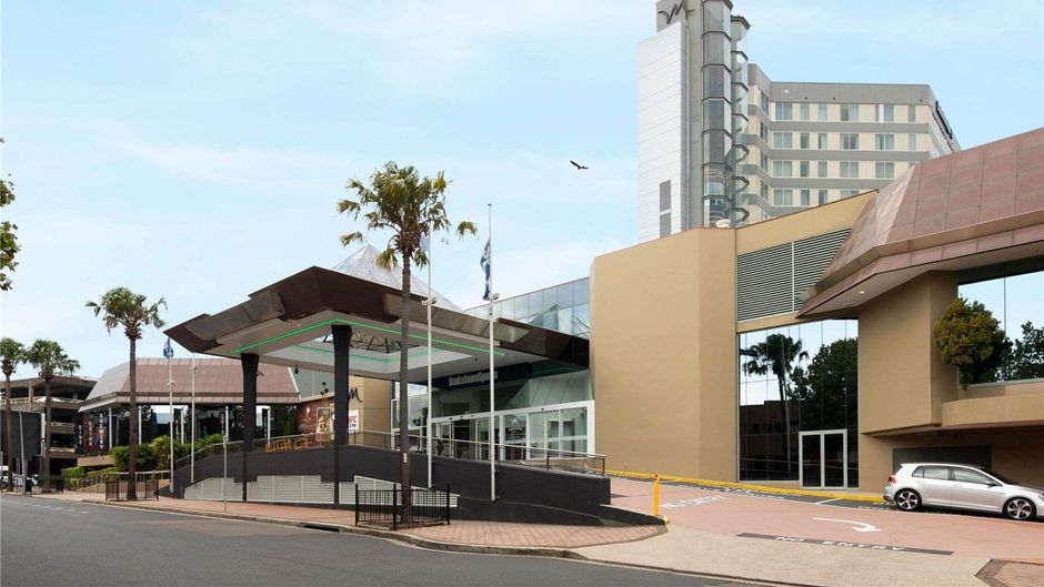 Mercure Sydney Bankstown Exterior