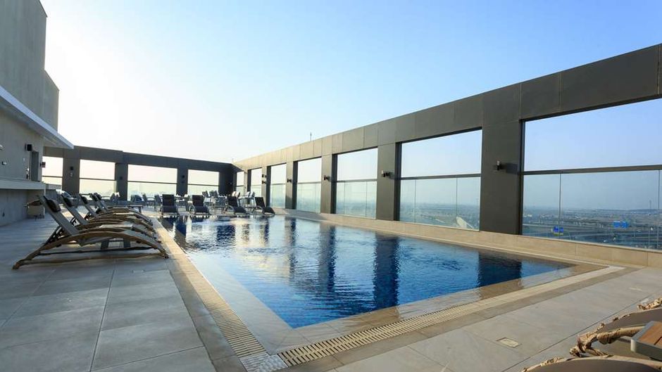 Clarion Hotel Jeddah Airport Pool
