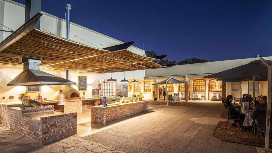 Mercure Hotel Windhoek Exterior