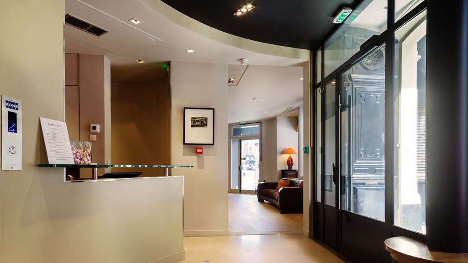 Hotel Chateaudun Opera Lobby