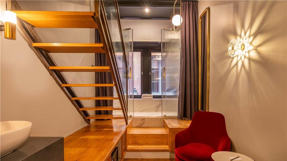 Cour des Loges Lyon, Radisson Coll Hotel Room