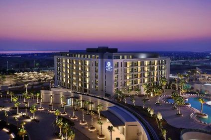 DoubleTree by Hilton Yas Isl Residences
