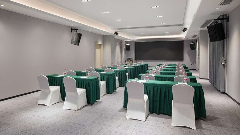 Microtel by Wyndham Heyuan Meeting