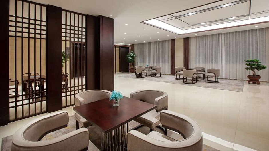 Ramada Encore by Wyndham Linqu Downtown Lobby