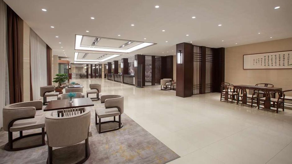 Ramada Encore by Wyndham Linqu Downtown Lobby