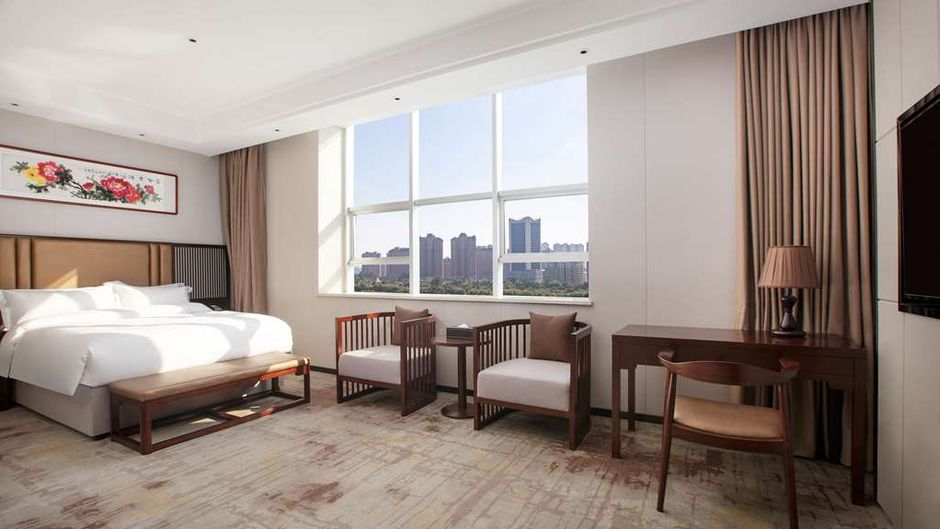 Ramada Encore by Wyndham Linqu Downtown Room